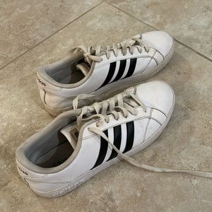 Adidas Sneakers